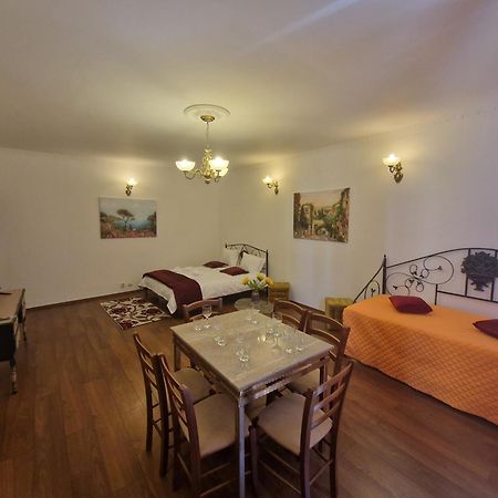 5* Royal House Near Unirii Square Villa Клуж-Напока Екстериор снимка