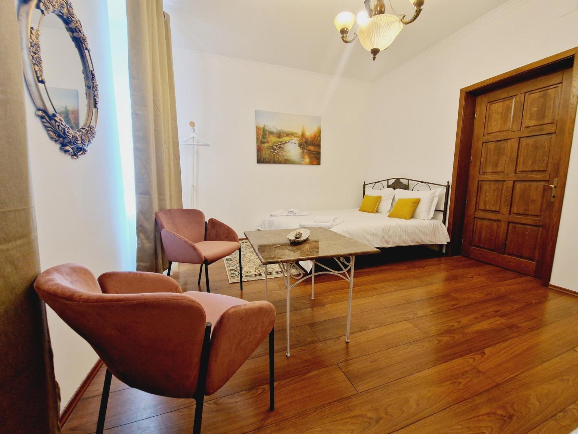 5* Royal House Near Unirii Square Villa Клуж-Напока Екстериор снимка