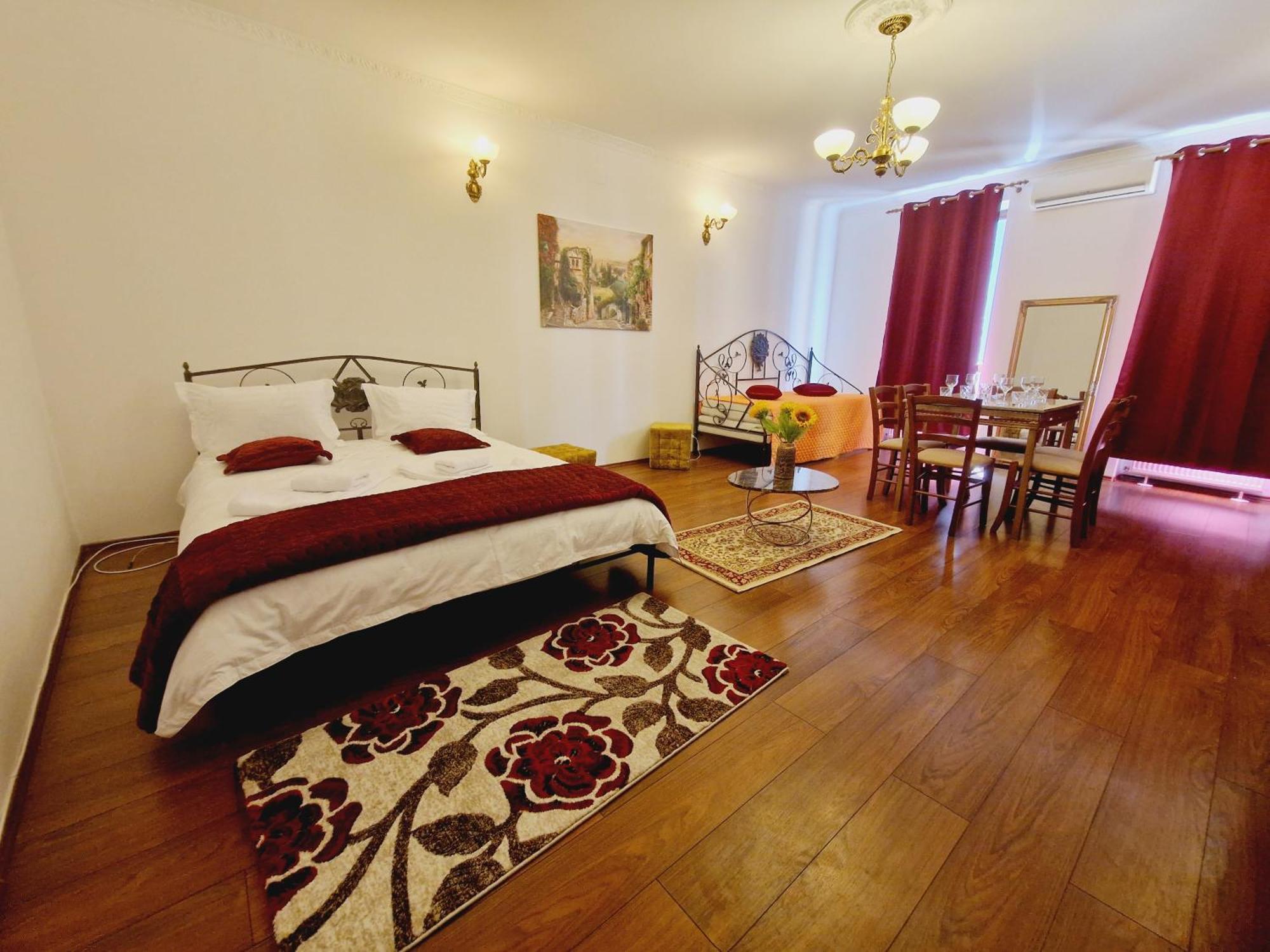 5* Royal House Near Unirii Square Villa Клуж-Напока Екстериор снимка
